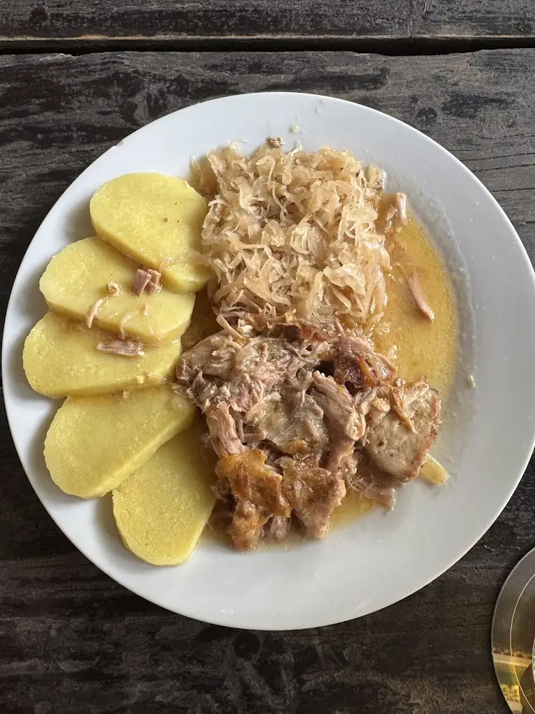 Petra Kříženecká_Restaurace Jedličkovy Lázně_Černošice_review