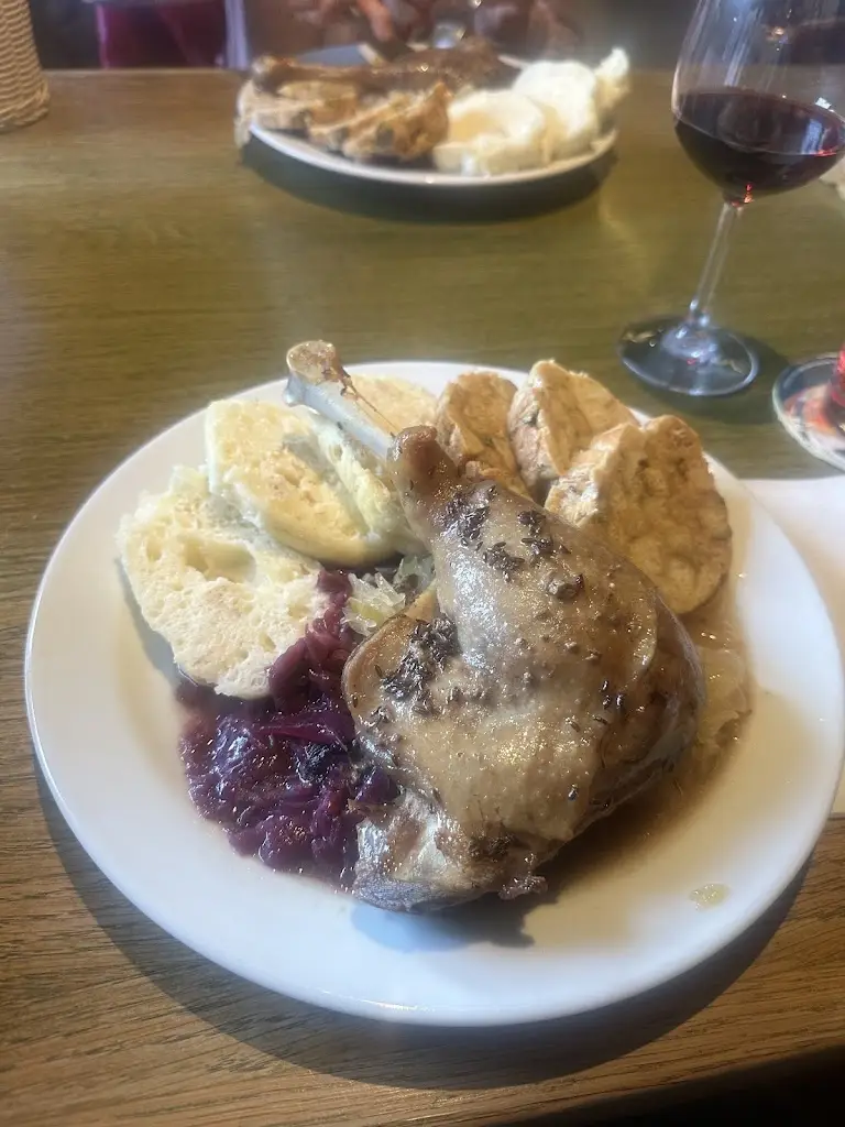 Nikol Klapetková_Restaurace Pod Lípou_Černošice_review