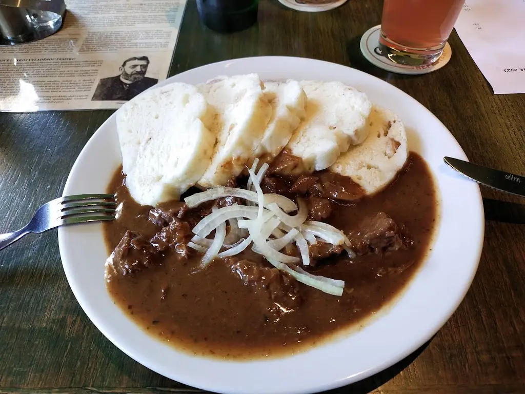 JIŘÍ Podlaha_Restaurace Pod Lípou_Černošice_review