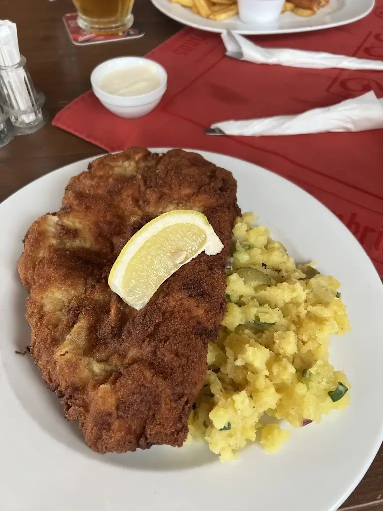 Razbar Azad_Výletní Hospůdka Křižárna_Černošice_review