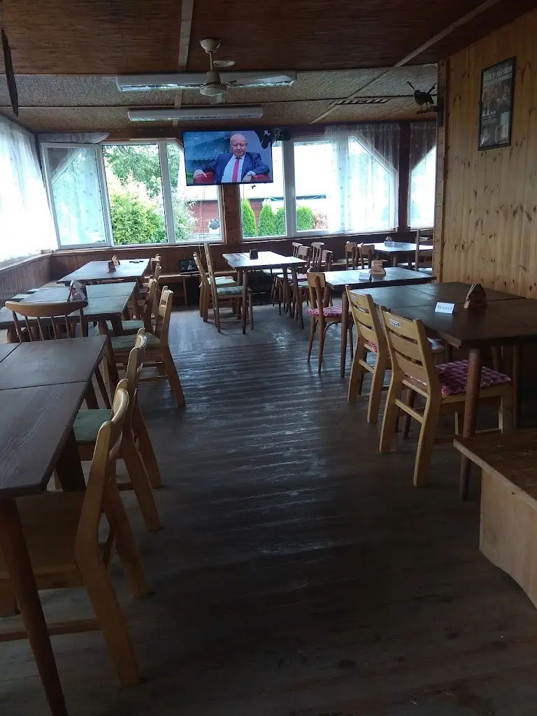 Výletní Hospůdka Křižárna restaurant in Černošice
