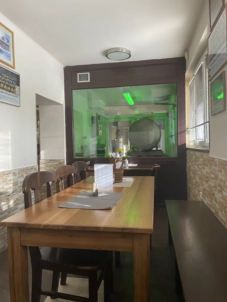 Dori Sillo_Restaurace Stadion_Černošice_review