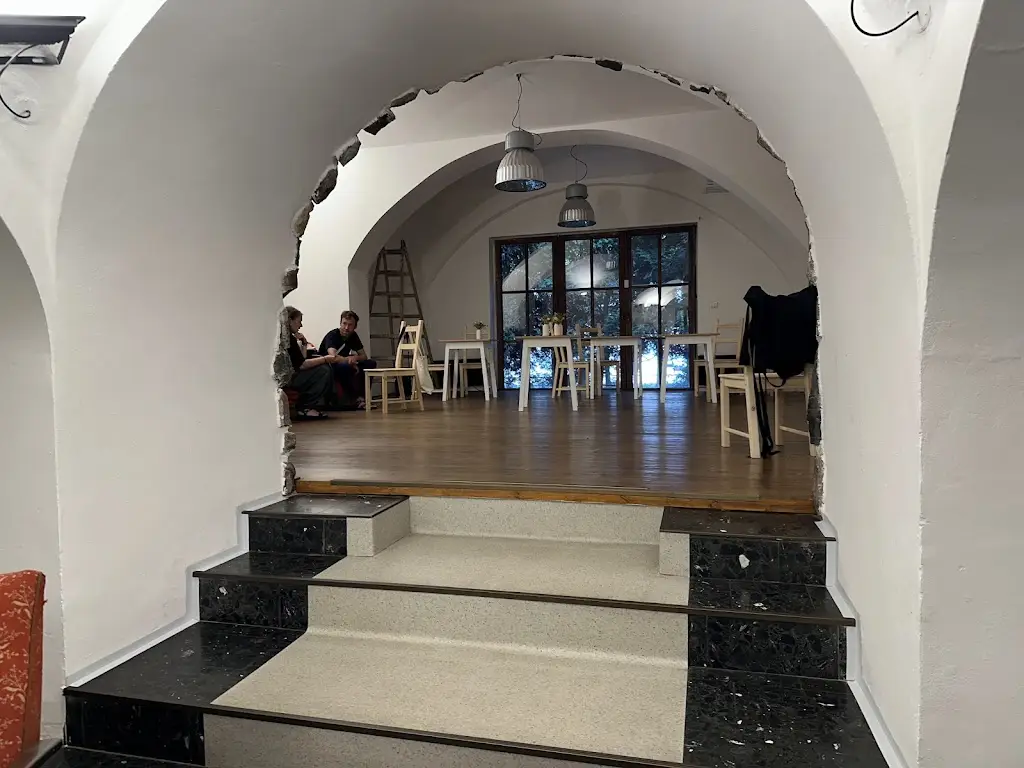 Dominik Novák_Zrnko a drobek_Černošice_review