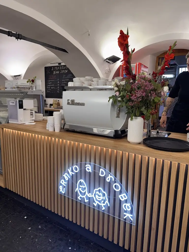 Zrnko a drobek restaurant in Černošice