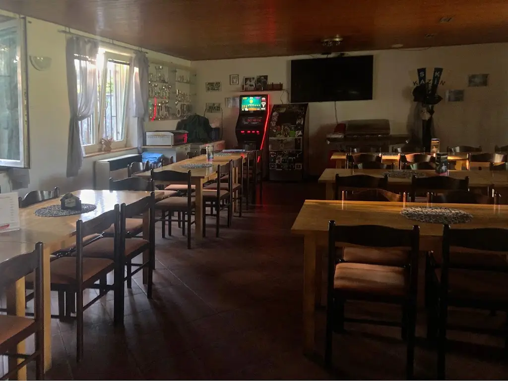 Občerstvení SK Kazín restaurant in Černošice