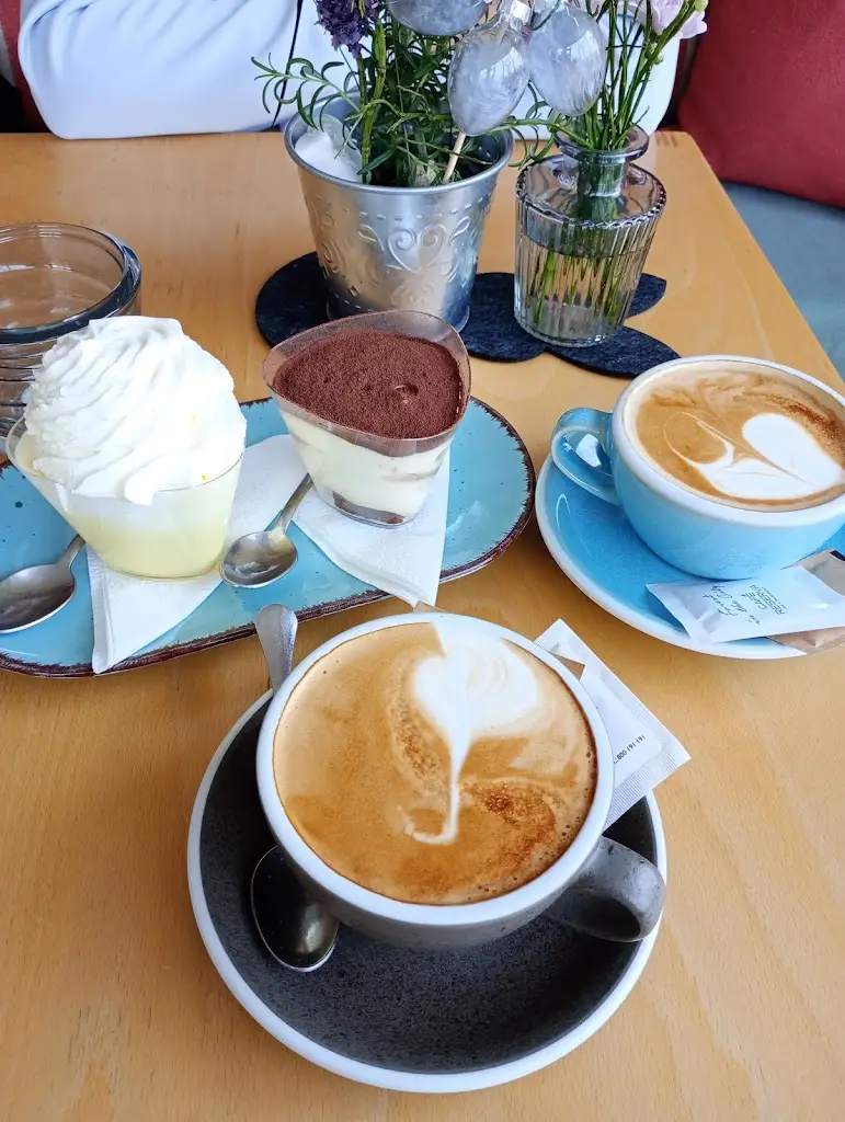 Libor Behúl_Oliva Café & Bistro_Černošice_review