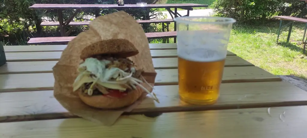 Martin Absolon_Kiosek U Bubáka_Černošice_review