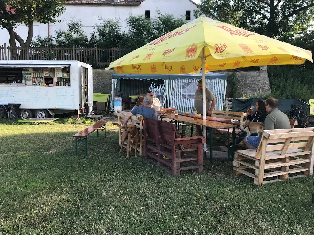 Český Bufík - stanové tábořiště. ristorante a Horní Počaply