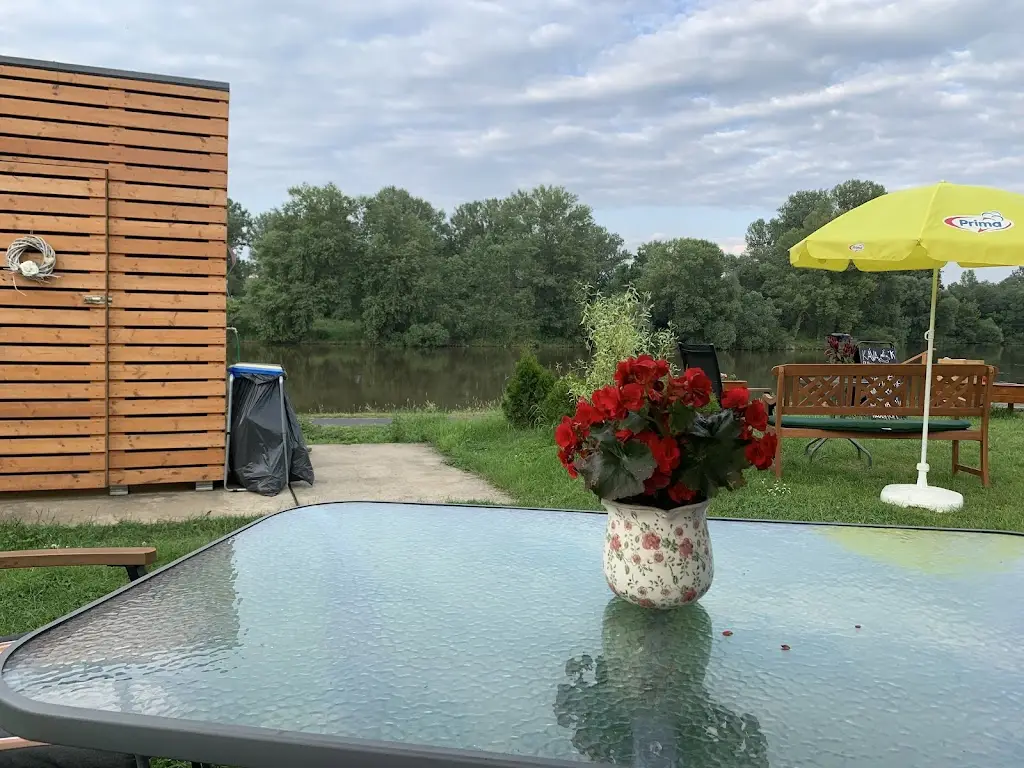 Tamás Mersich_Cyklobar Na chvilku_Horní Počaply_review