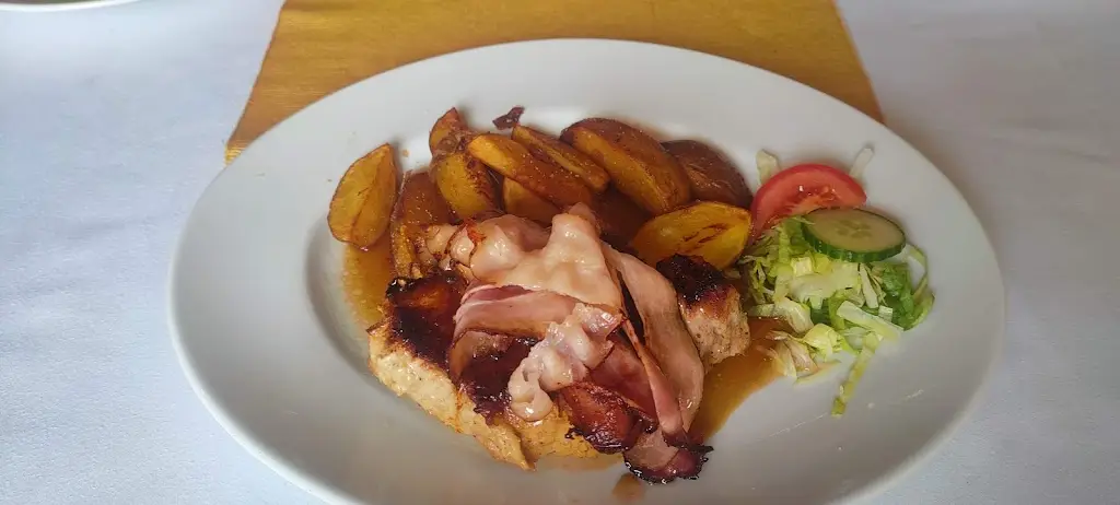 Ondra Broz_Restaurant U Zlatého býka_Okres Písek_review