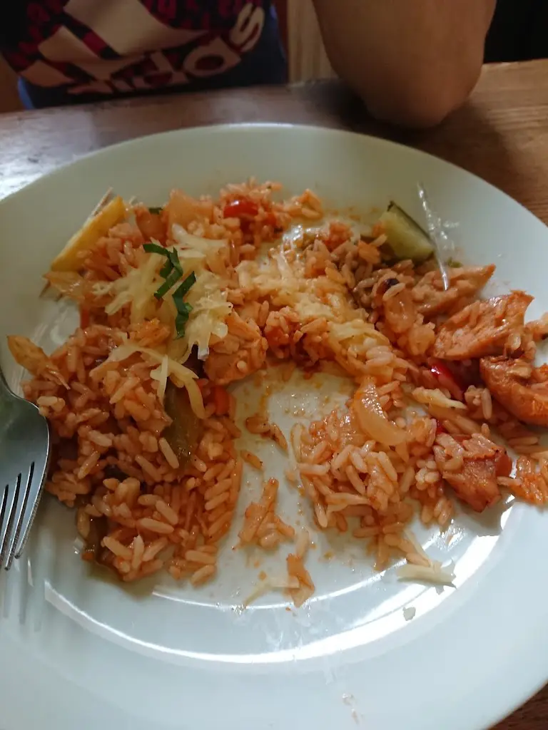 Petr Nezavdal_RESTAURACE JÍDELNA DOBROTY KAČENA_Hostomice_recensione