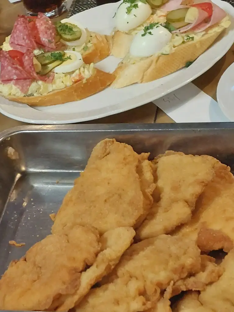 Petr Svoboda_Tankovna u Pšeničků_Davle_review