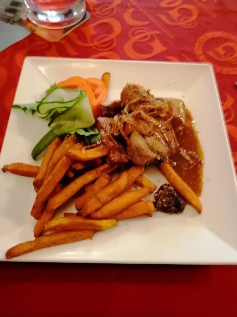 Pavel Solčanský_Hotel - in breweries_Davle_review