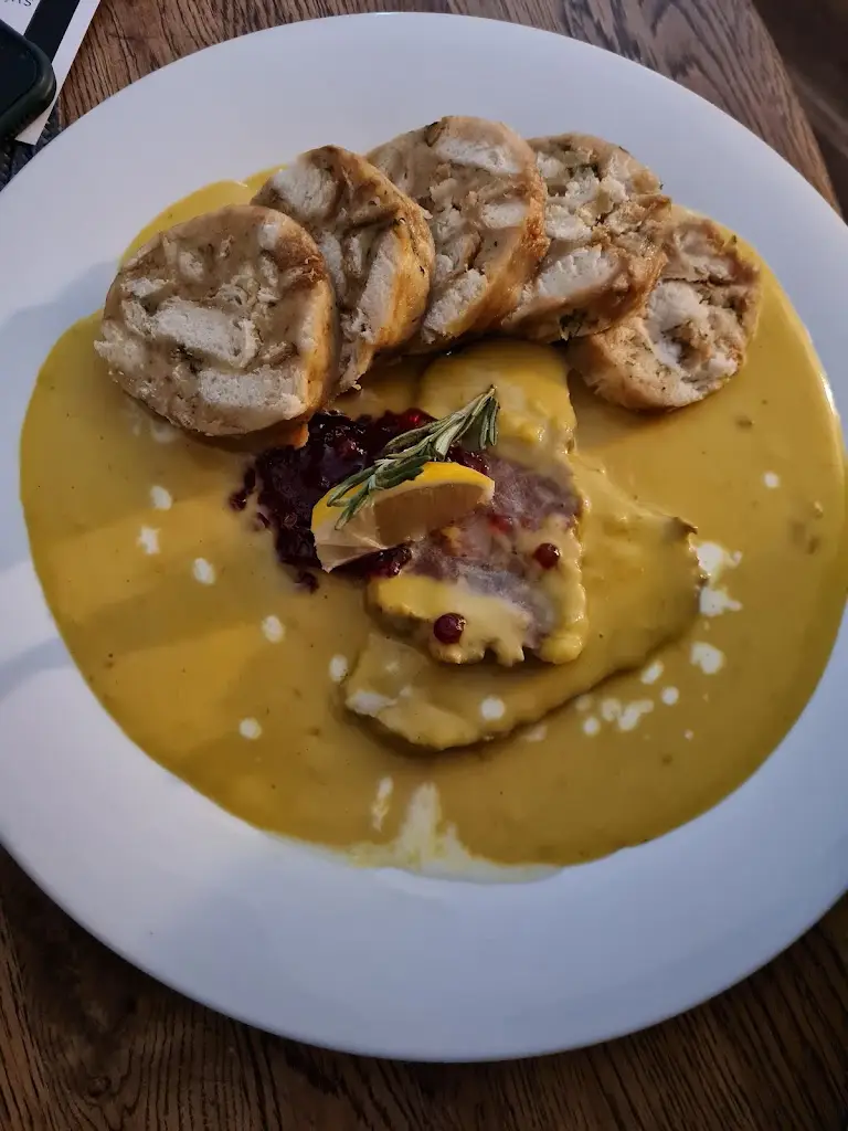 Marie Jonáková_U Čadilů_Davle_review