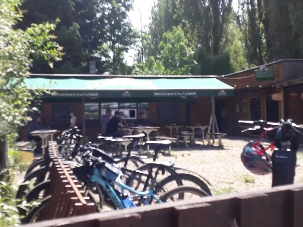 Tereza Freibergová_Restaurace Na Čamrdě_Hřebeč_review