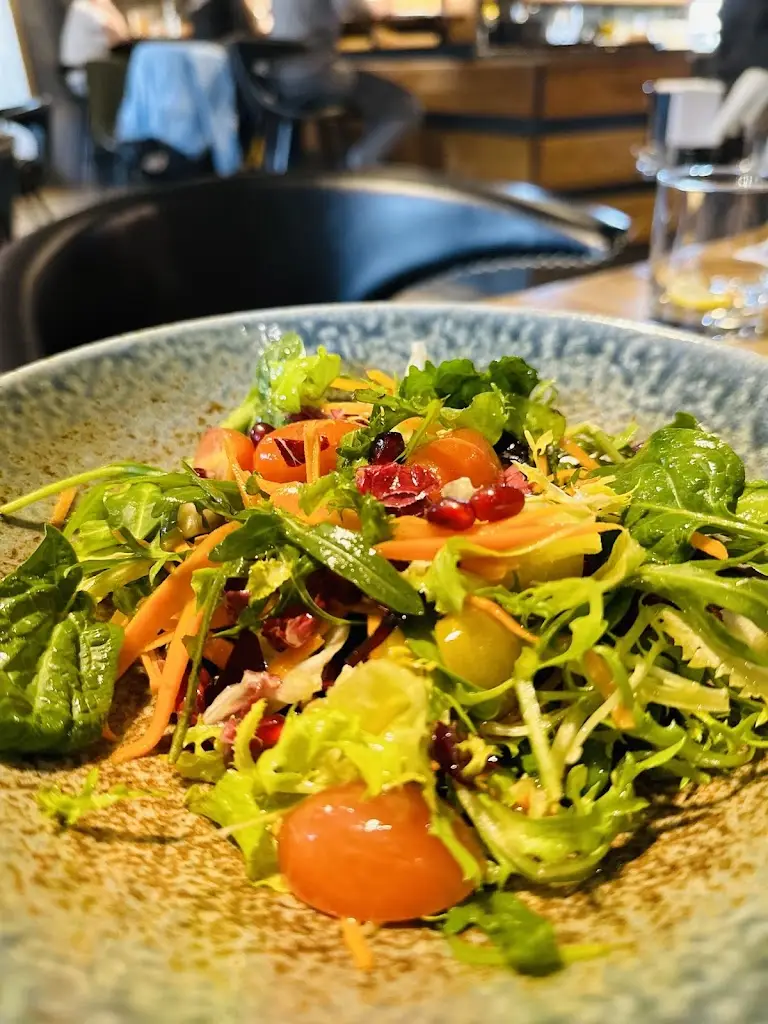 nikos koulouris_Na Krétě_Hořovice_review