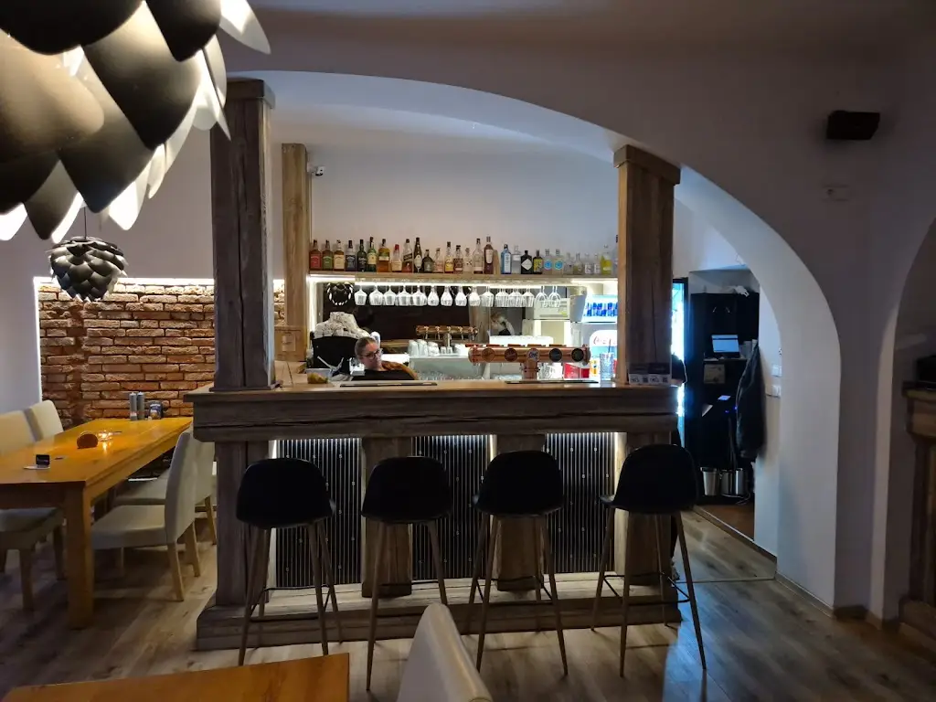 PODNIKK restaurace a bar_Hořovice_slider_image_3