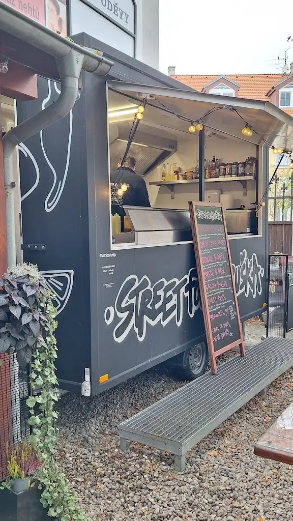 Street Food Hruška_Dobříš_slider_image_2