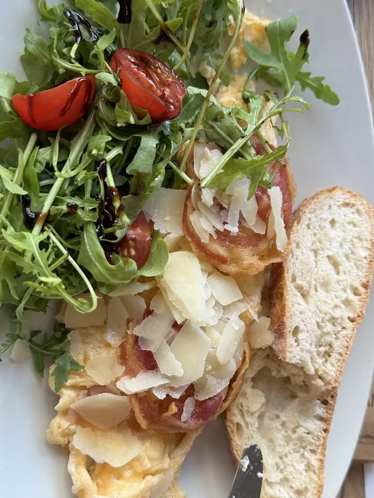 Isabella Oxsengendler_Bistrotéka a Gelato_Dobříš_review