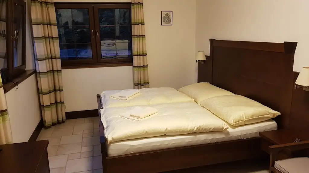 Restaurace & Penzion Rochota_Dobříš_slider_image_2