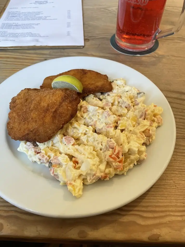 Marko Hrvacic_Hostinec u Antošů_Jirny_review