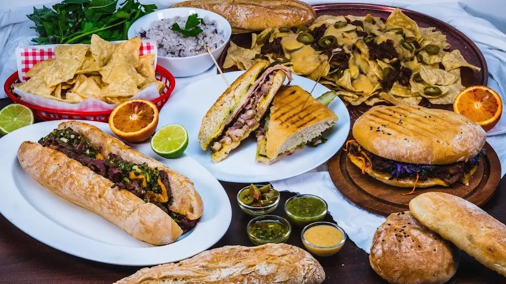 El Cubano_Jirny_slider_image_1