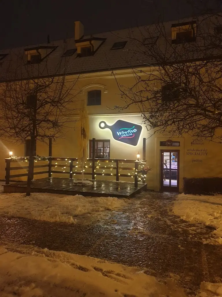 Daniel Matějovský_Víno Hostivice - Wine Food Gracia_Hostivice_review