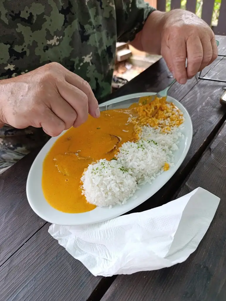 Michaela Šestáková_Hospoda Na Pervidle_Hradištko_review