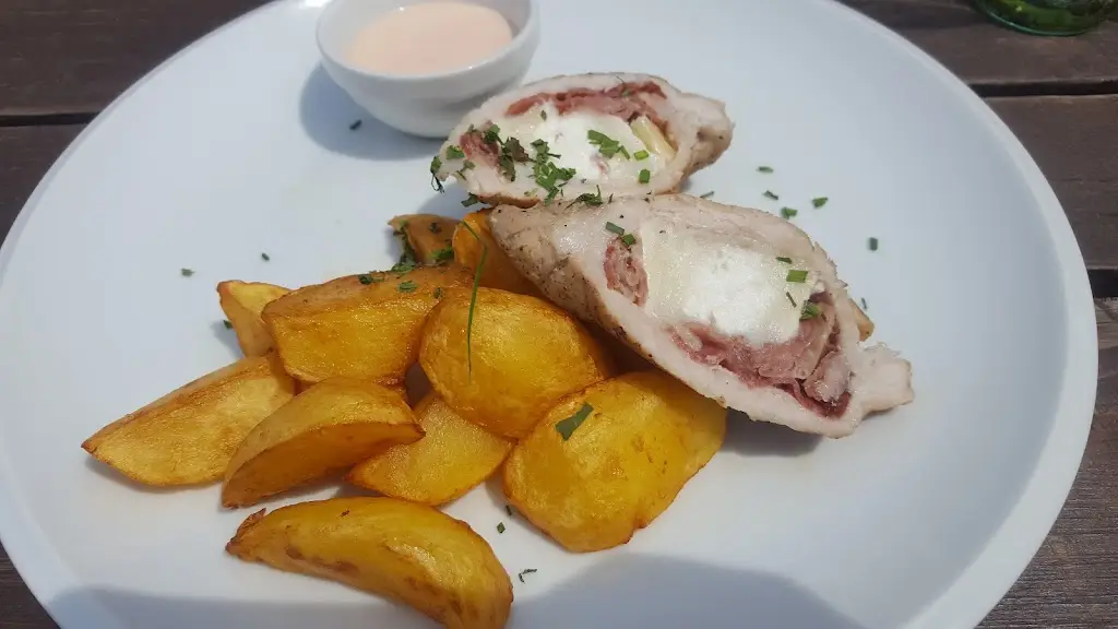 Restaurace U Volešáků_Hradištko_slider_image_2