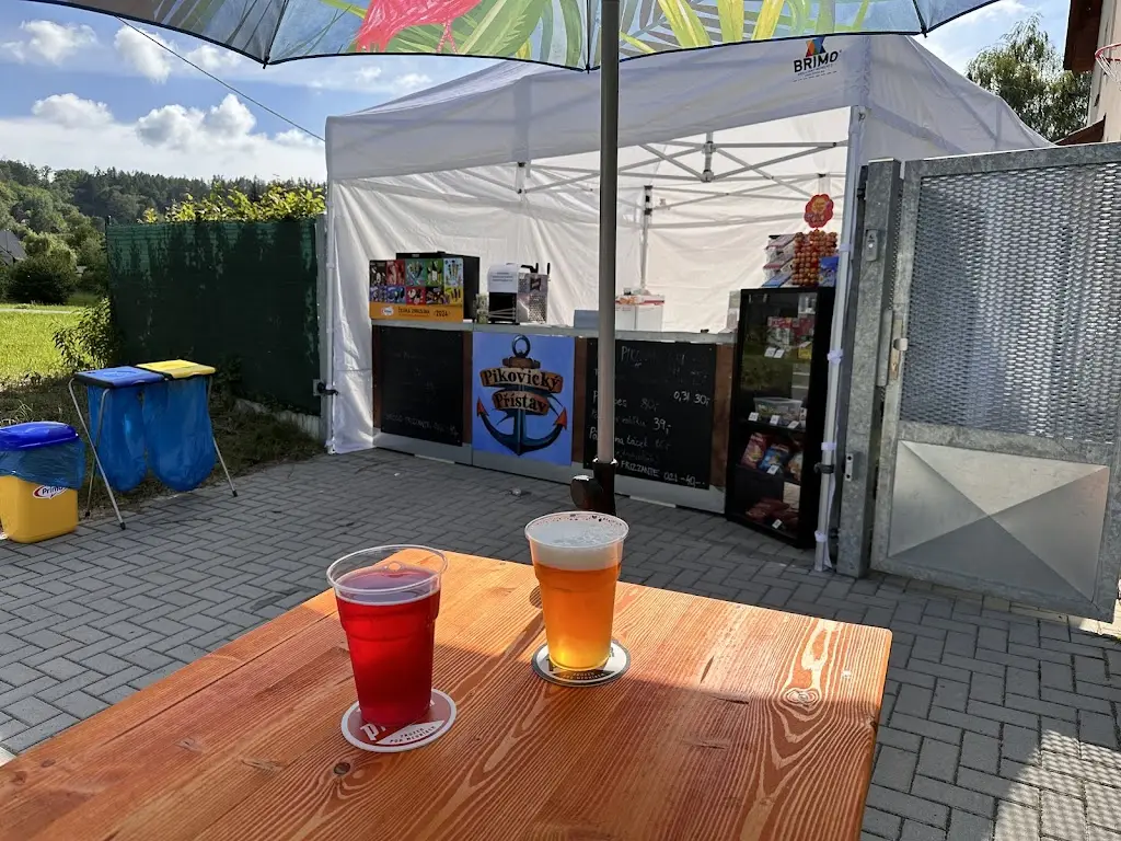 Občerstvení Pikovický Přístav ristorante a Hradištko