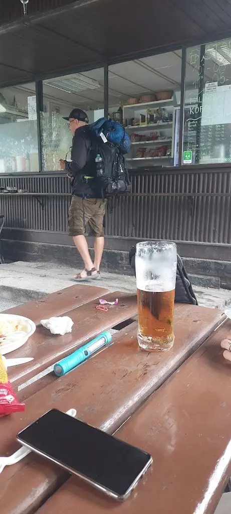 Jaroslav Maloň_Občerstvení U Kelímka_Hradištko_review