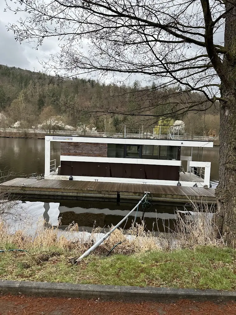 Zuzana Kucharikova_Hotel Mandate_Hradištko_review