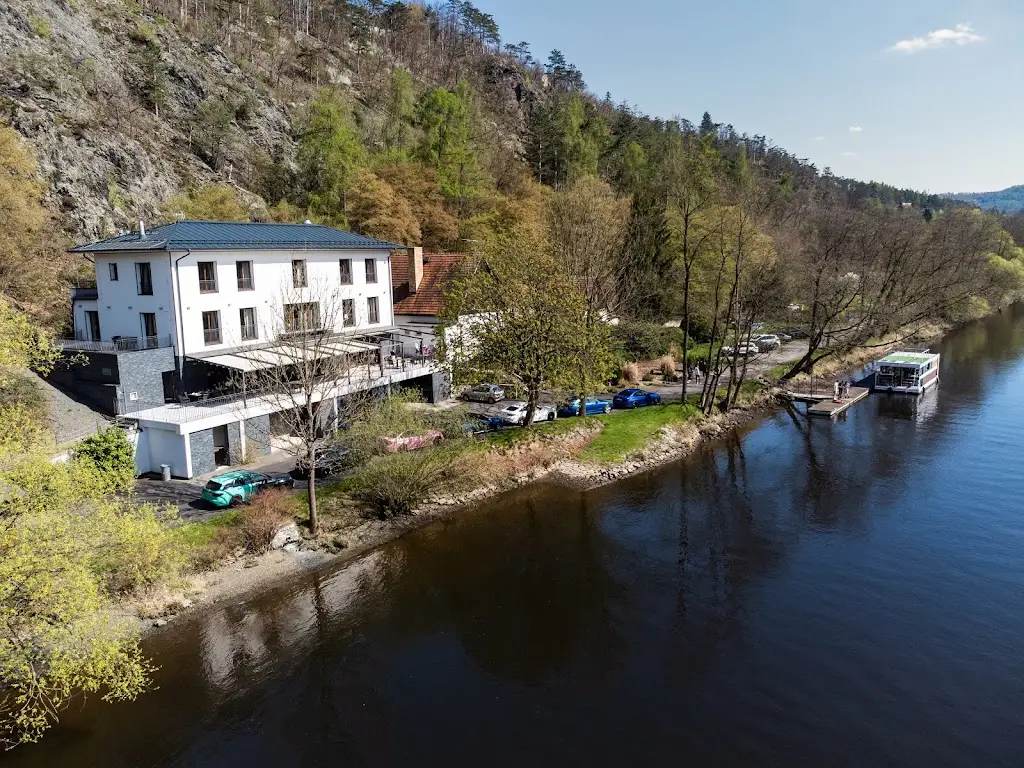 Hotel Mandate restaurant in Hradištko