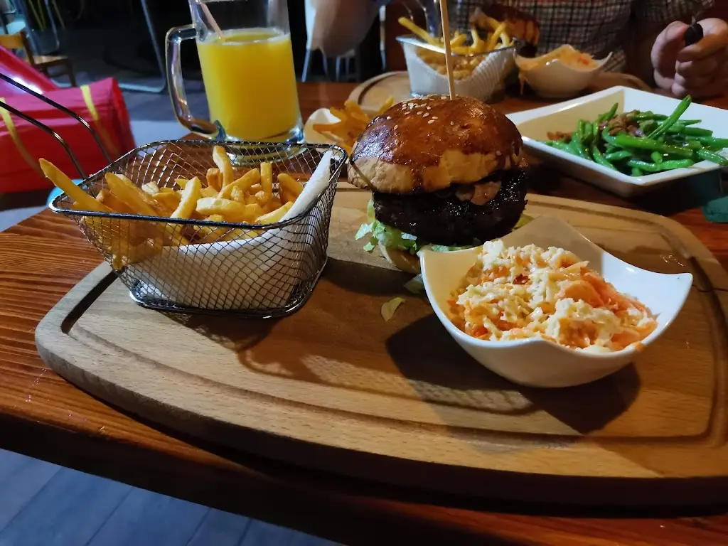 Aneta BIEDERMAN_Rozmarná Róza_Hradištko_review