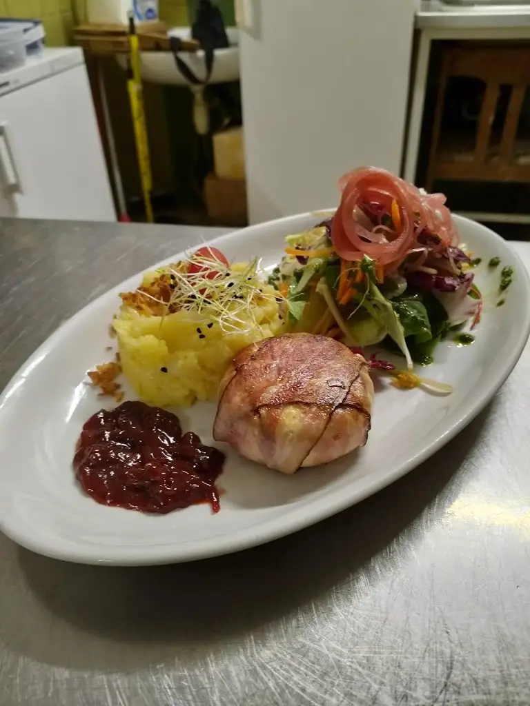 Restaurace U nádraží_Jílové u Prahy_slider_image_3