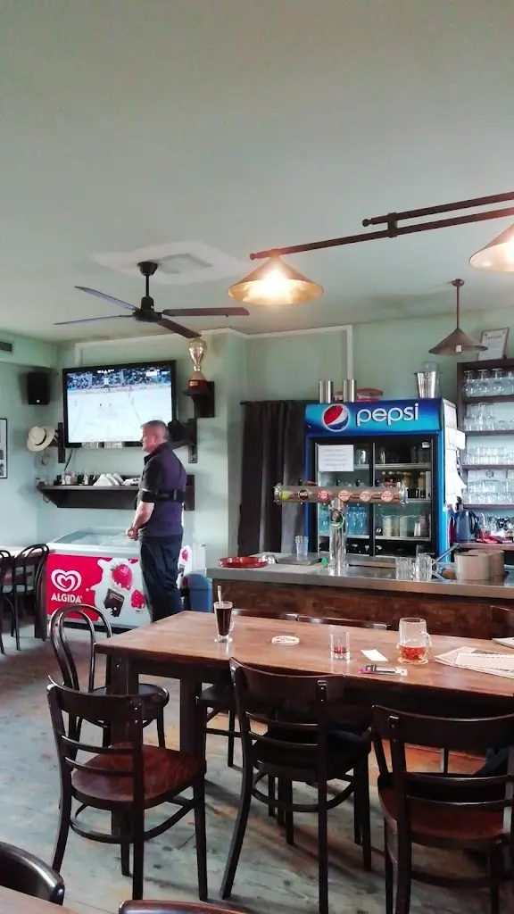 Emil Gaži_Restaurace Na Hřišti & Pizzerie Činčoríno_Jílové u Prahy_review