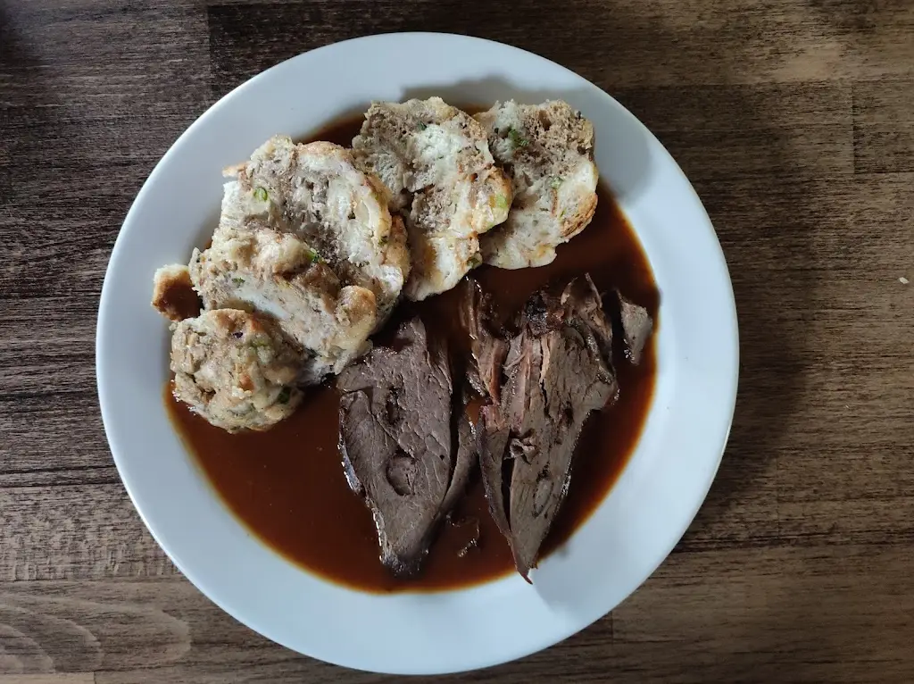 Restaurace Na Hřišti & Pizzerie Činčoríno restaurant in Jílové u Prahy