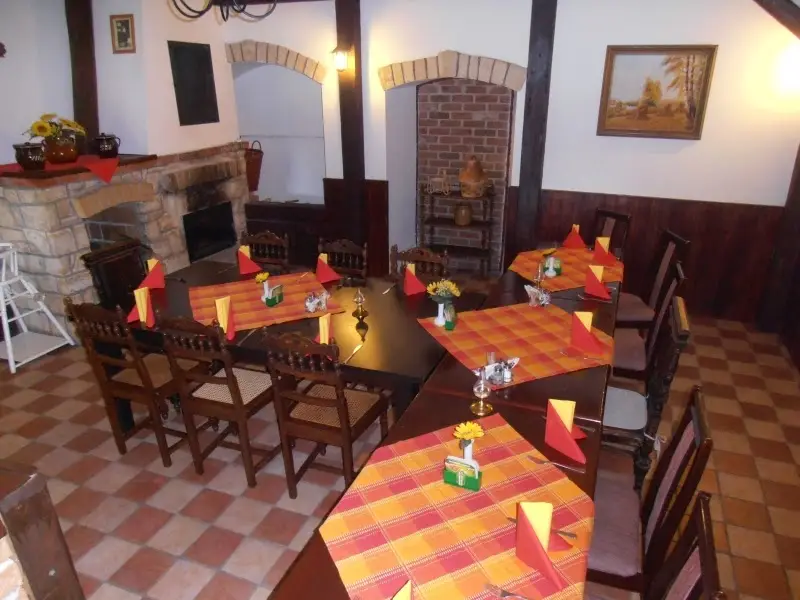 Restaurace v Lázních_Jílové u Prahy_slider_image_1