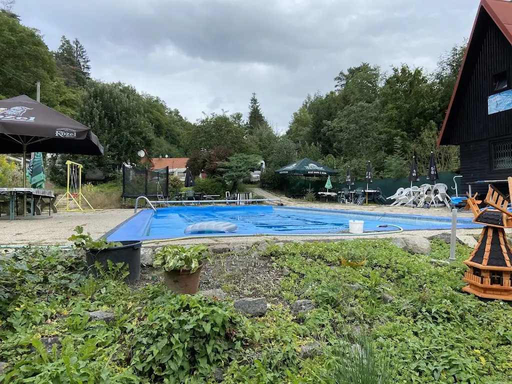 Občerstvení U Bazénu restaurant in Jílové u Prahy