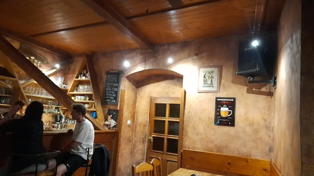 Alan Doskočil_Pyramida_Okres Písek_review