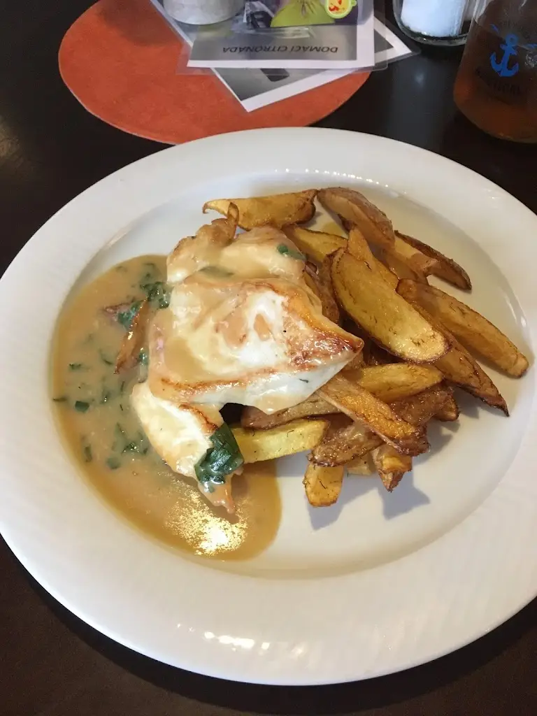 Vojtěch Sejkora_Babette's BBQ - Pizza & Burger Restaurant_Kosova Hora_review