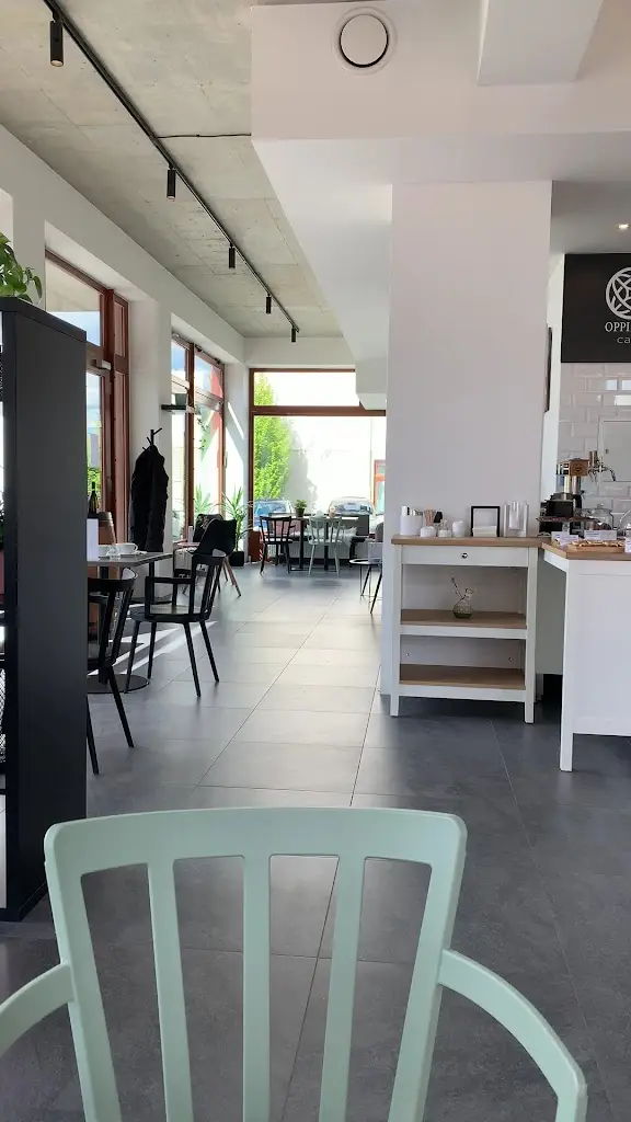 Ana Claudia Oliveira_Café Oppidum_Dolní Břežany_review