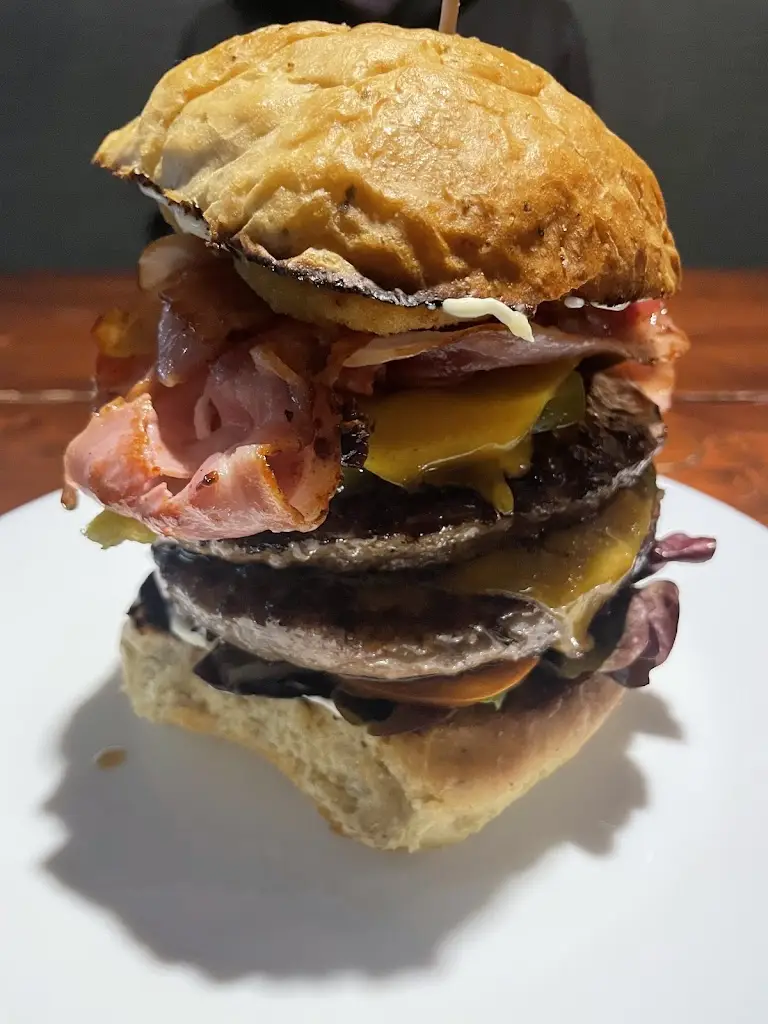 Pub u Sokola_Dolní Břežany_slider_image_3