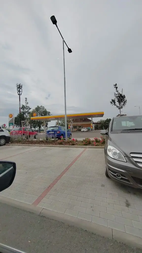 Shell_Dolní Břežany_slider_image_3