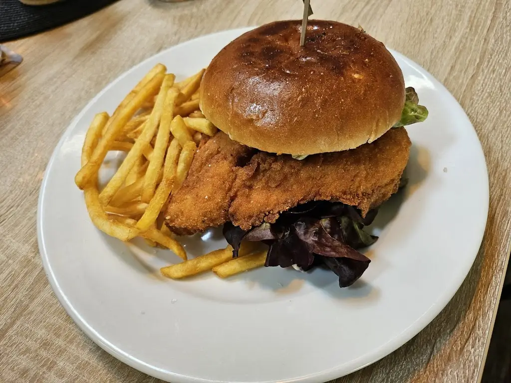 Božská komedie U Roubase_Dolní Břežany_slider_image_2