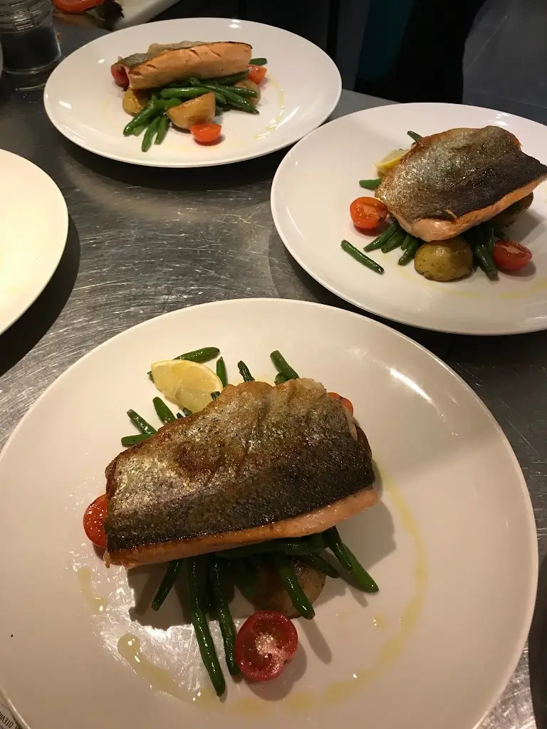 Farm Table_Klecany_slider_image_3