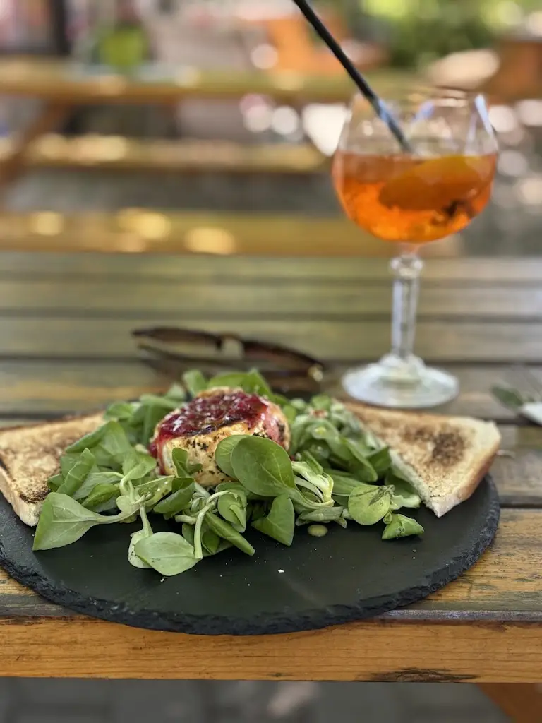 Denisa Haltuchová_Na Zahrádce_Klecany_review