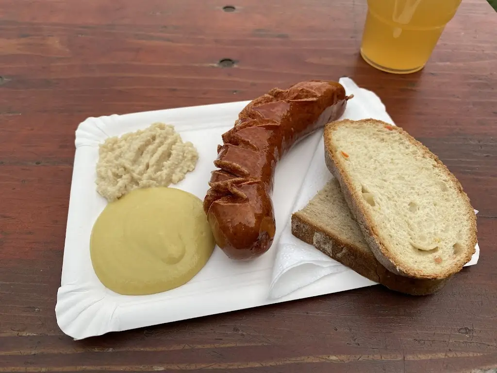 Občerstvení U Přívozu restaurant in Klecany