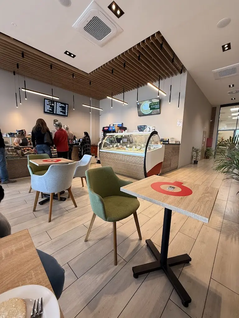 Eliška_M&H coffee @ bistro_Okres Písek_review