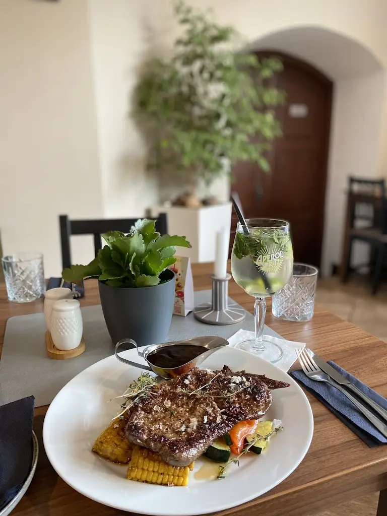 張耘芝_Restaurace La Musica_Kolín_recensione